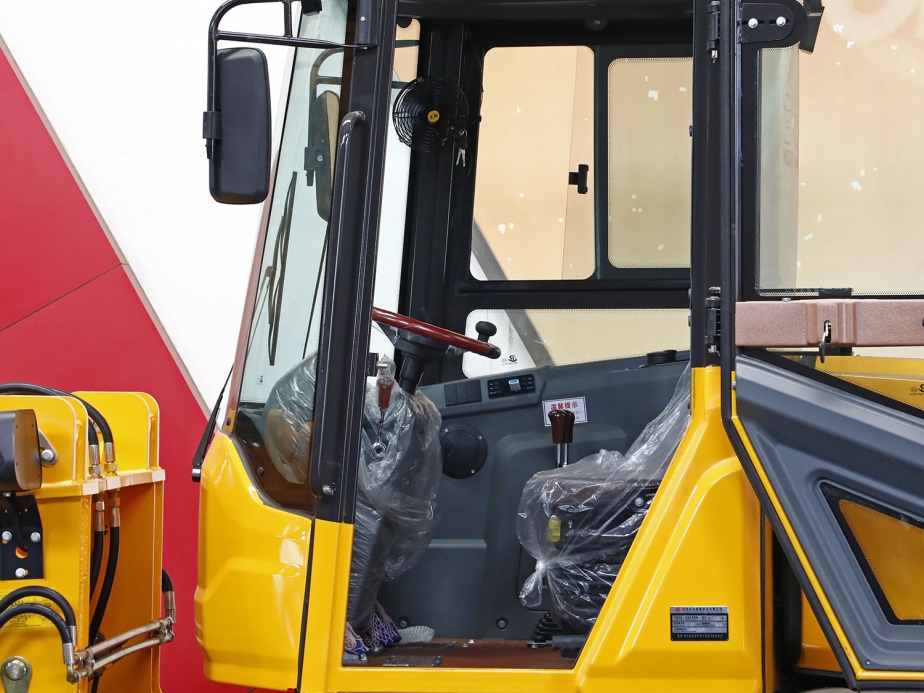 ZL920A全液(ye)壓(ya)裝(zhuang)載機(ji)