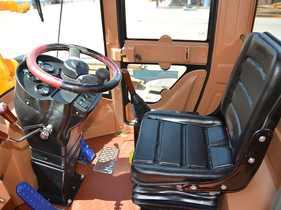 ZL930全液(ye)壓裝載機