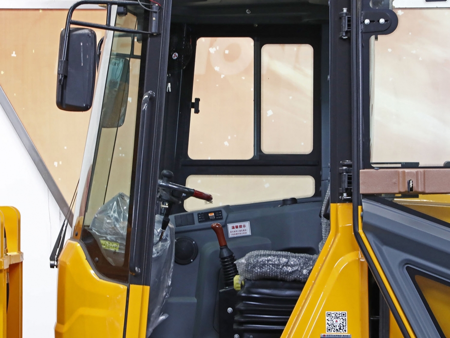 ZL938全液壓裝載(zai)機(ji)